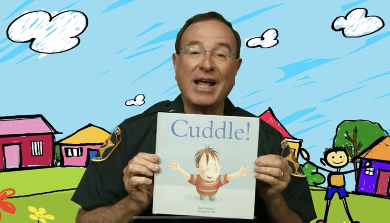 Sheriff Judd Reads “Cuddle” by Beth Shoshan- A Creative Way to Tuck Your Little Ones in For Bedtime