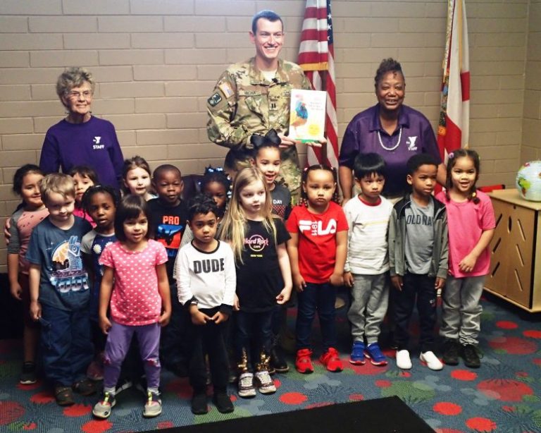 U.S. Army Reserve Captain Reads To Preschool Students Upon Returning Home