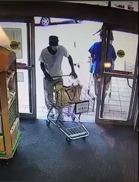 Man Steals Laundry Items and Pushes Past Publix Employee To Get Away
