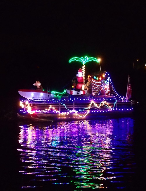 Chain Of Lakes Lights Up With Winter Haven Boat Parade