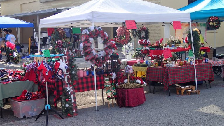 First Annual Mistletoe Market Draws 80 Vendors to Downtown Bartow