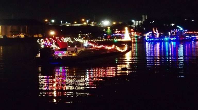 Christmas Boat Parade Lights Up Winter Haven Boat Parade