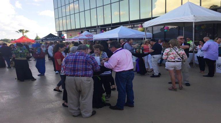 MOJO Federal Named King Of Wings At 20th Annual Citizens Bank & Trust Luau Business After Hours