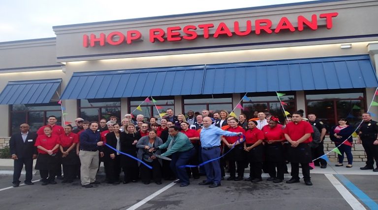 Lake Wales IHOP Dedicates New Location With Ribbon Cutting