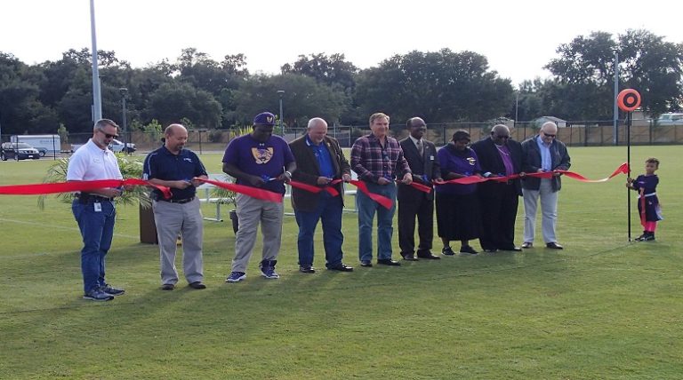 Lake Maude Park Opens With Ribbon Cutting Ceremony