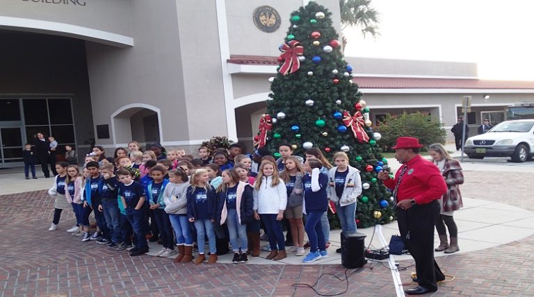 Lake Wales Unveils New Fire Truck At Christmas Tree Lighting