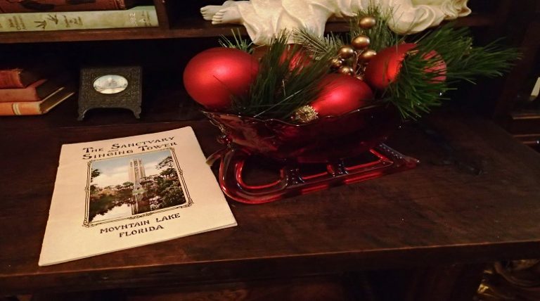 Pinewood Estate Brings “All That Jazz” For 23rd Annual Holiday Home Tour