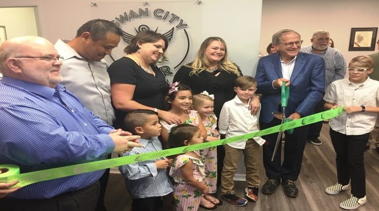Swan City Hair Celebrates Grand Opening With Ribbon Cutting