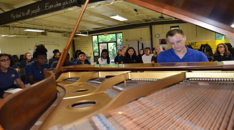 Bok Academy Treated to a Performance by Master Pianist from Warner University