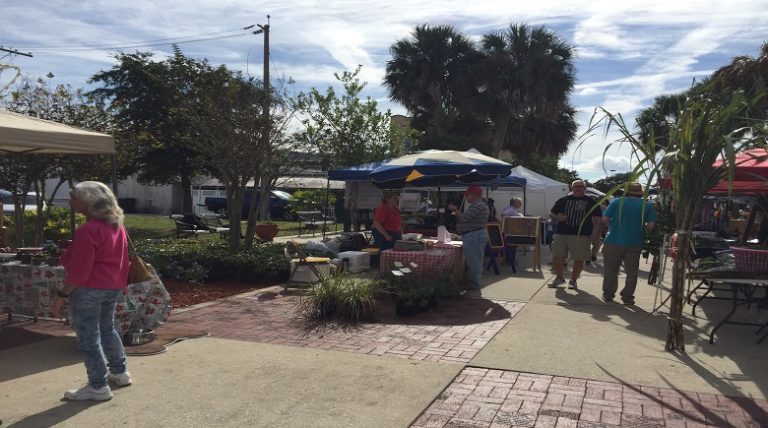 Santa Makes Appearance at Lake Wales Downtown Farmer’s Market