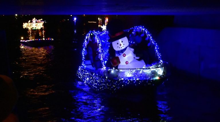 Annual Winter Haven Chain of Lakes Boat Parade Lights up Lake Howard