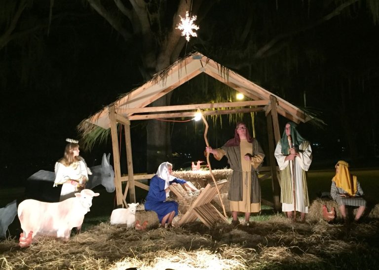 More Than 1,500 Cars Line Up for Journey to Bethlehem Live Nativity