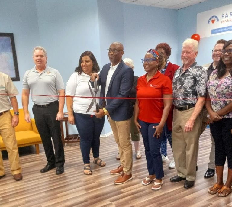 Farmers Insurance Celebrates Grand Opening in Eagle Ridge Mall 