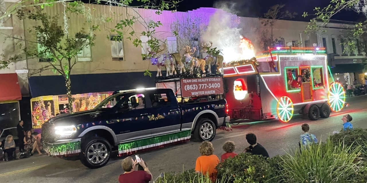 More Than 100 Units Ride in Bartow Christmas Parade