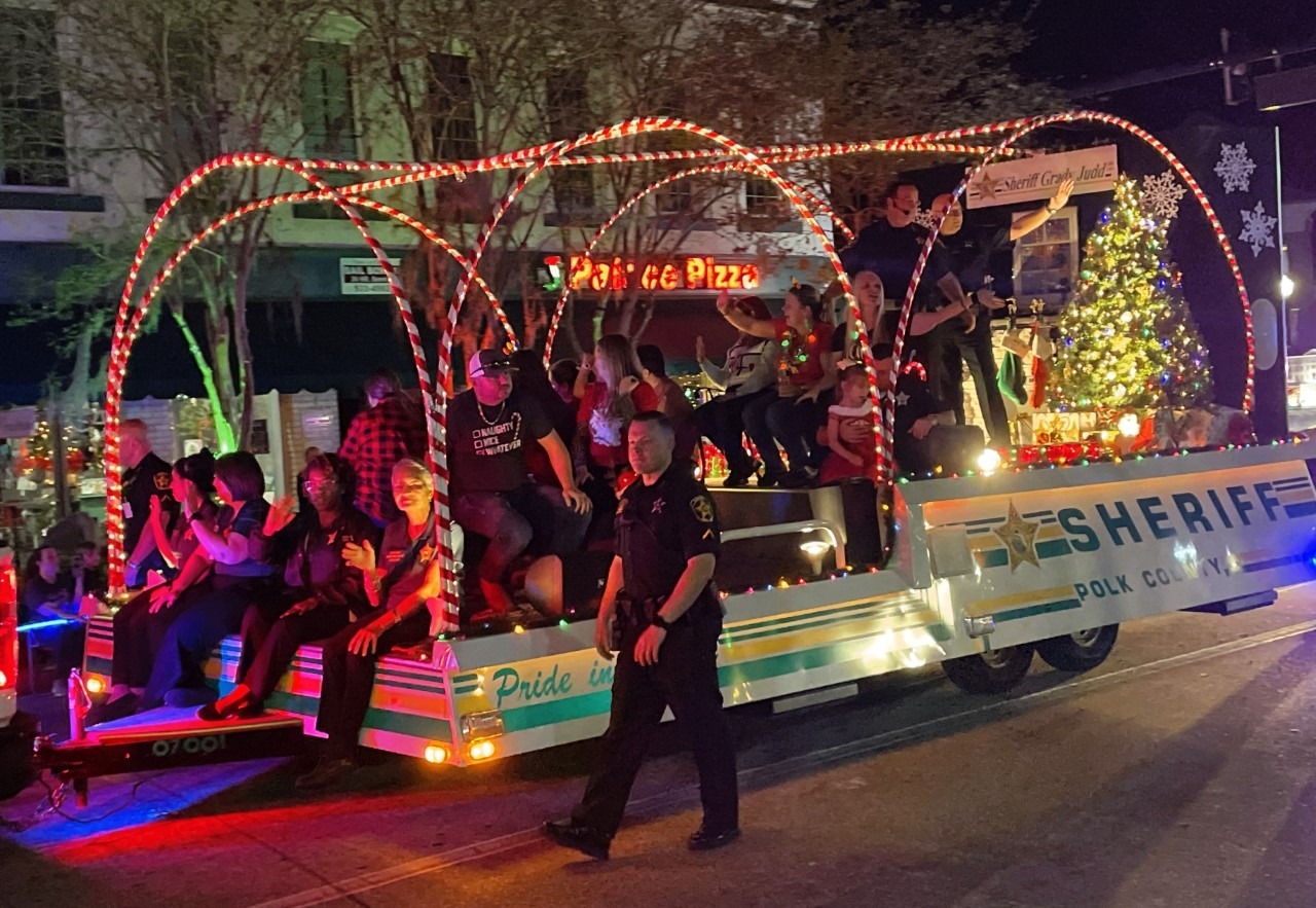 More Than 100 Units Ride in Bartow Christmas Parade