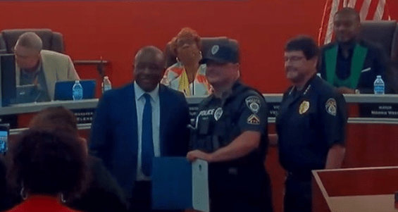 Quick-Thinking UPS Driver and Police Officer Hailed as Heroes After Saving Two Children in Haines City