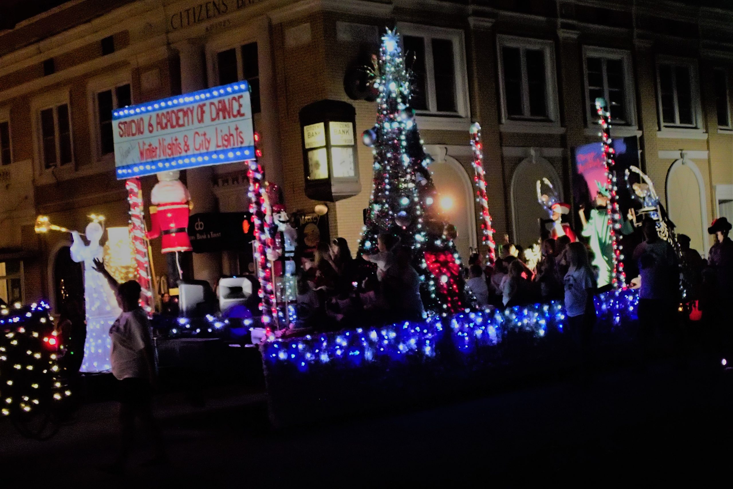 Christmas Parade Winter Haven 2022 Frostproof Hosts Christmas Parade To Bring Joy During Uncertain Times |  Dailyridge.com