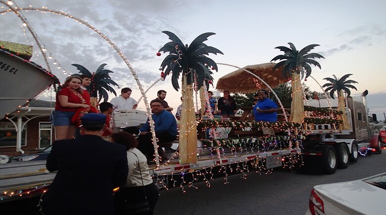 Frostproof Christmas Parade 2022 Frostproof Celebrates Island Christmas With Caribbean Parade |  Dailyridge.com