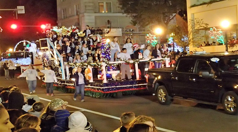 City Of Lakeland Christmas Parade 2022 Lakeland Parade Celebrates A Storybook Christmas | Dailyridge.com